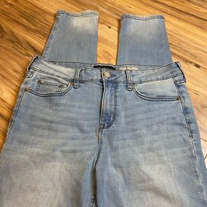 Aeropostale High Waisted Jegging Light Wash Size 8